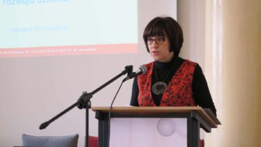 Wicedyrektor ORE dr Beata Jancarz-Łanczkowska otwiera konferencję