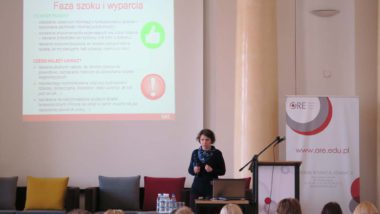 Joanna Dryjańska z Fundacji"Wsparcie na starcie", prezentacja-jak budować dobrą współprace z rodzicem dziecka objętego WWRD